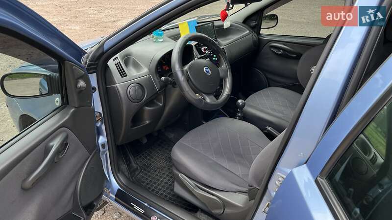 Хэтчбек Fiat Punto 2007 в Первомайске
