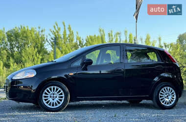 Хэтчбек Fiat Punto 2009 в 