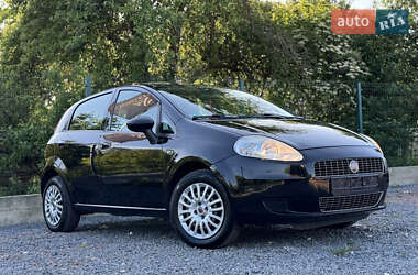 Хэтчбек Fiat Punto 2009 в 