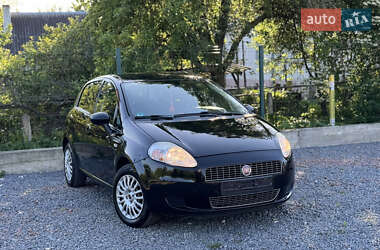 Хэтчбек Fiat Punto 2009 в 