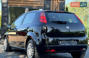 Хэтчбек Fiat Punto 2009 в 