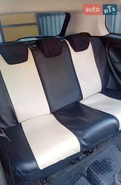 Хэтчбек Fiat Punto 2006 в 