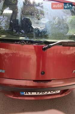 Хэтчбек Fiat Punto 2001 в 