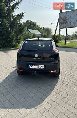 Хэтчбек Fiat Punto 2010 в 