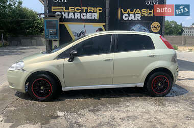 Хэтчбек Fiat Punto 2005 в 