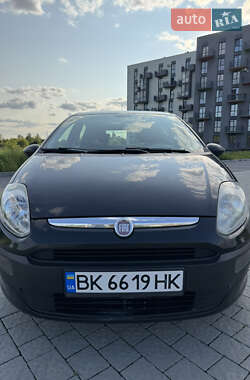 Хэтчбек Fiat Punto 2011 в 