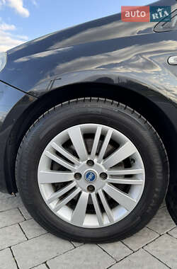 Хэтчбек Fiat Punto 2011 в 