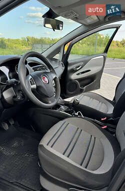 Хэтчбек Fiat Punto 2011 в 