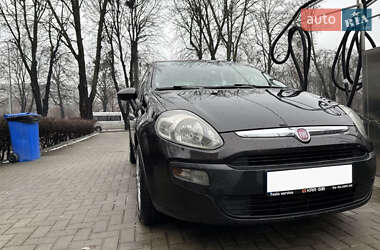 Хэтчбек Fiat Punto 2011 в 