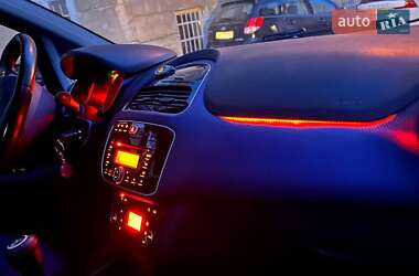 Хэтчбек Fiat Punto 2010 в 