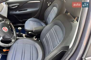 Хэтчбек Fiat Punto 2010 в 
