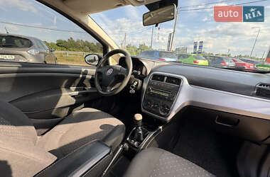 Хэтчбек Fiat Punto 2009 в 