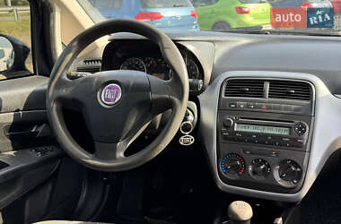 Хэтчбек Fiat Punto 2009 в 