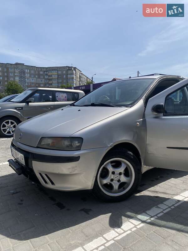 Хетчбек Fiat Punto 2002 в Карпилівці