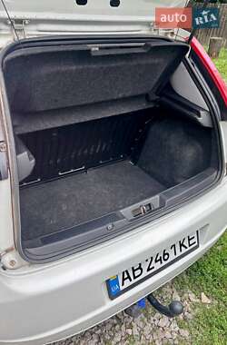 Хэтчбек Fiat Punto 2011 в 
