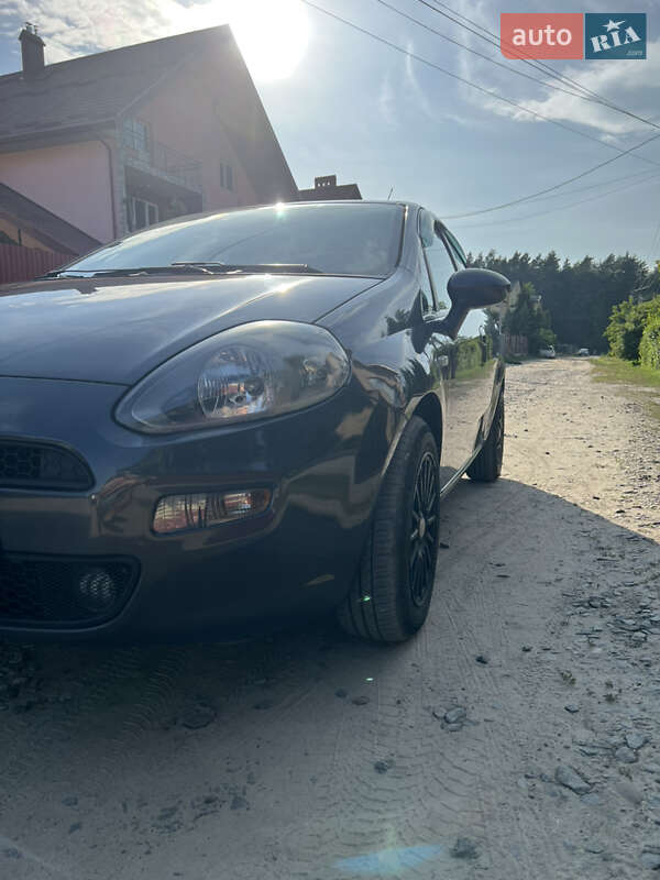 Хэтчбек Fiat Punto 2014 в Львове