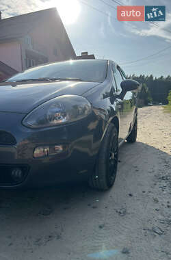 Хэтчбек Fiat Punto 2014 в 