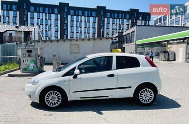 Хэтчбек Fiat Punto 2012 в 