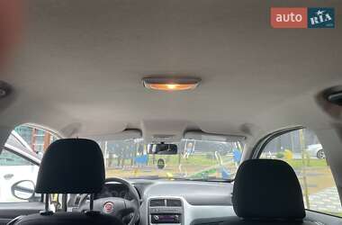 Хэтчбек Fiat Punto 2012 в 
