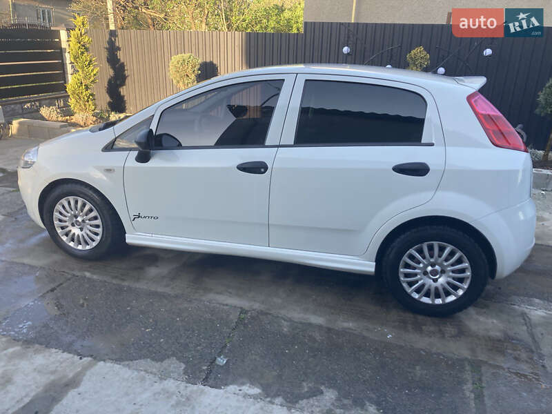 Хэтчбек Fiat Punto 2011 в Ужгороде