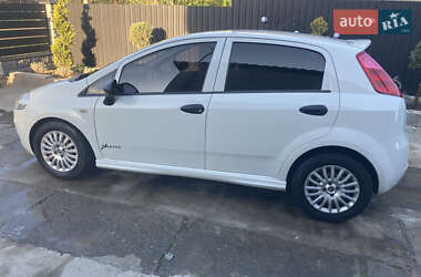 Хэтчбек Fiat Punto 2011 в 