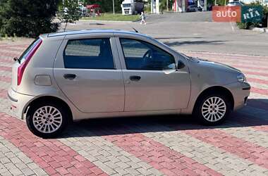 Хэтчбек Fiat Punto 2010 в 