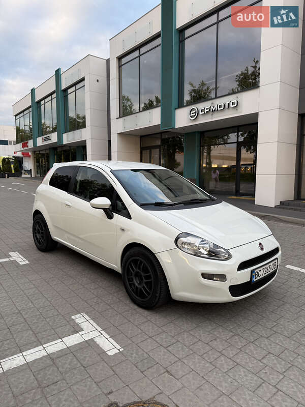 Хэтчбек Fiat Punto 2015 в Львове