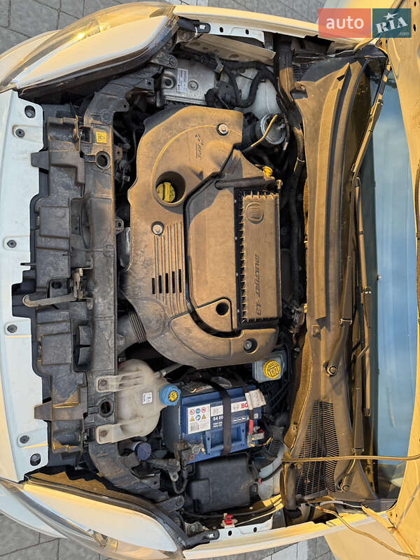 Хэтчбек Fiat Punto 2015 в Львове