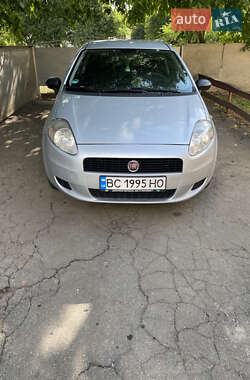 Хэтчбек Fiat Punto 2013 в 