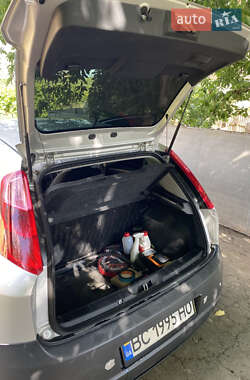 Хэтчбек Fiat Punto 2013 в 