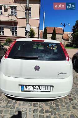 Хэтчбек Fiat Punto 2011 в 