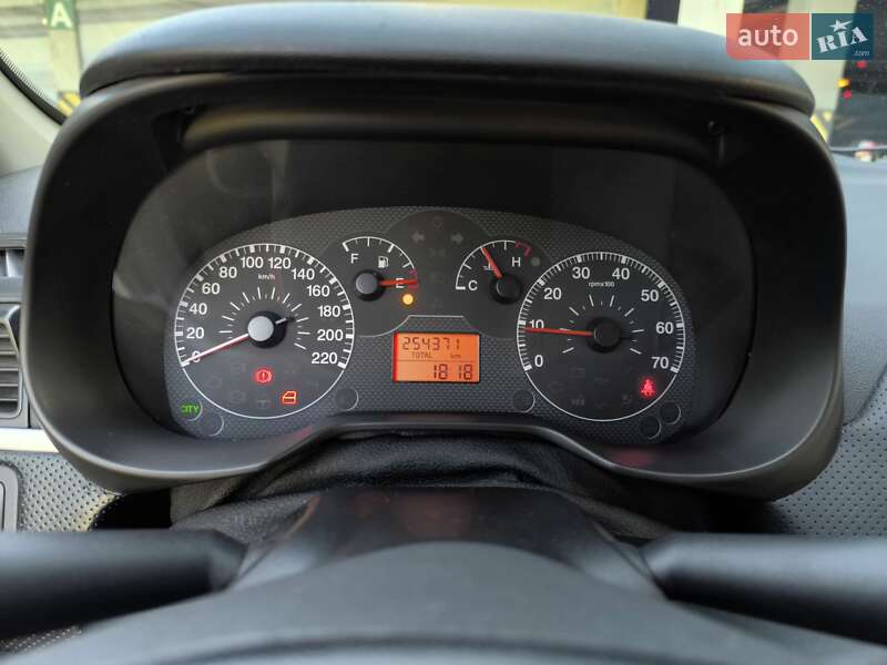 Хэтчбек Fiat Punto 2006 в Киеве