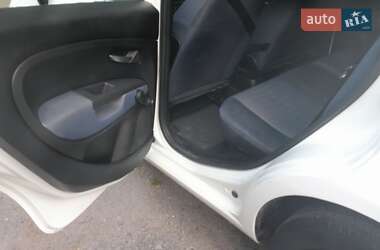Хэтчбек Fiat Punto 2009 в 