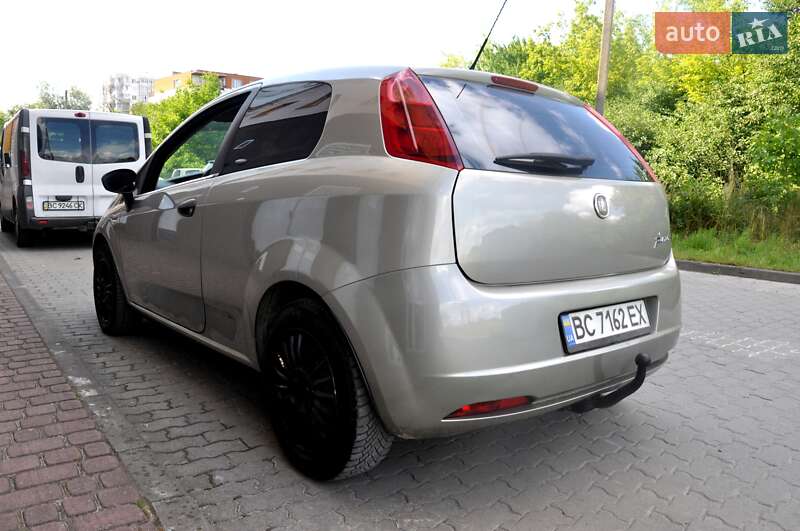 Хетчбек Fiat Punto 2007 в Львові