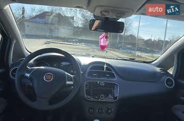 Хэтчбек Fiat Punto 2010 в 