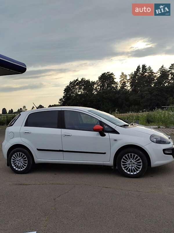 Хэтчбек Fiat Punto 2011 в Дубно фото 28 Хэтчбек Fiat Punto 2011 в Дубно