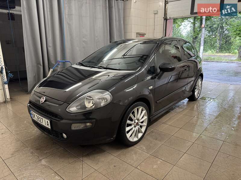 Хетчбек Fiat Punto 2009 в Рівному
