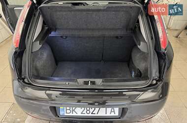 Хэтчбек Fiat Punto 2009 в 