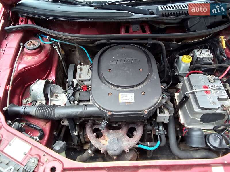 Хэтчбек Fiat Punto 2000 в Иваничах