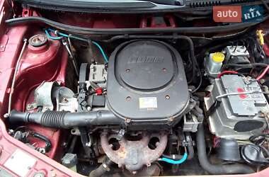 Хэтчбек Fiat Punto 2000 в 