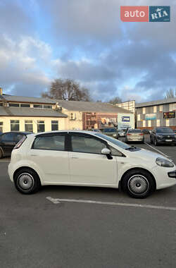 Хэтчбек Fiat Punto 2011 в 