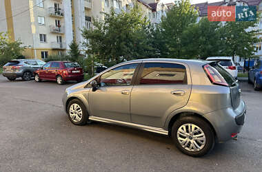 Хэтчбек Fiat Punto 2011 в 