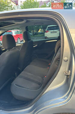 Хэтчбек Fiat Punto 2011 в 