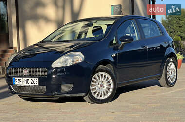 Хэтчбек Fiat Punto 2009 в 