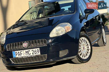 Хэтчбек Fiat Punto 2009 в 