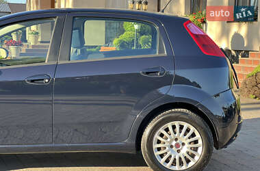 Хэтчбек Fiat Punto 2009 в 