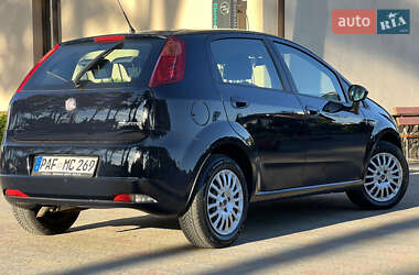 Хэтчбек Fiat Punto 2009 в 