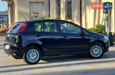Хэтчбек Fiat Punto 2009 в 