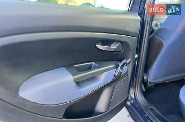 Хэтчбек Fiat Punto 2009 в 