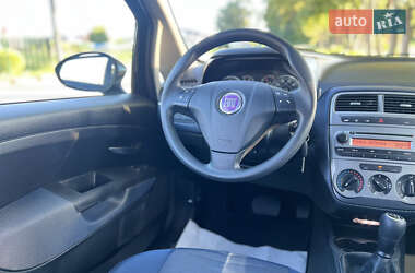 Хэтчбек Fiat Punto 2009 в 